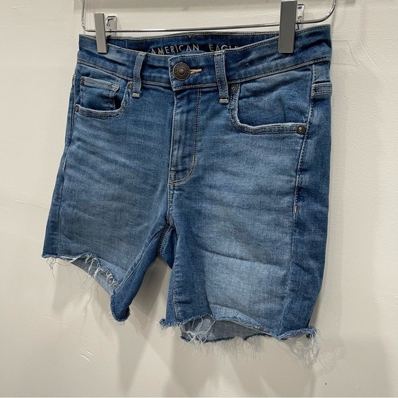 American Eagle Midi Jean Shorts Cutoff Denim Raw Hem Distressed Size 2 - Picture 3 of 9
